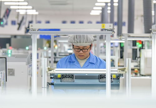 青島膠州智能車間生產(chǎn)忙，網(wǎng)絡(luò)技術(shù)服務(wù)賦能產(chǎn)業(yè)升級(jí)